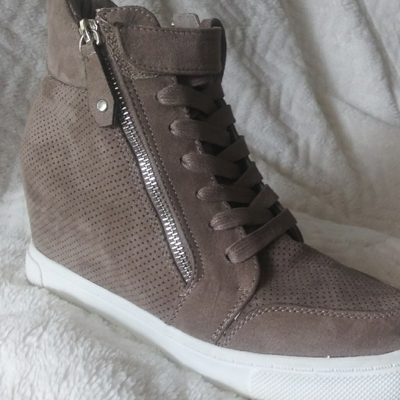 SOLD ON MC - Picture 7 of 8